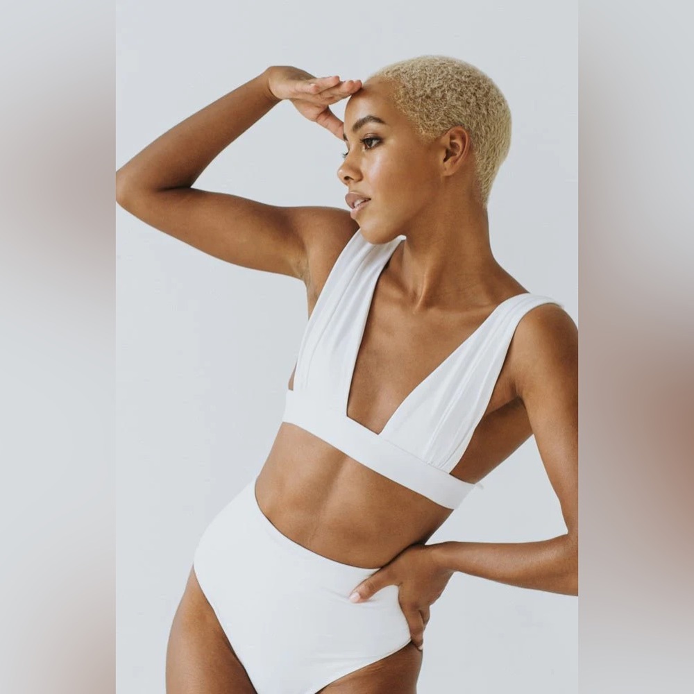 Londre Bodywear White Bikini (Top: Small, Bottom: Medium)